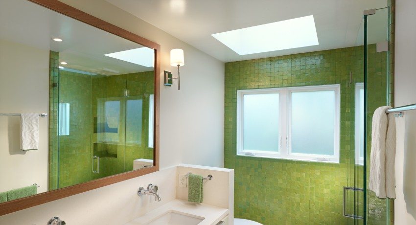Можно ли устанавливать сатиновый потолок в ванной