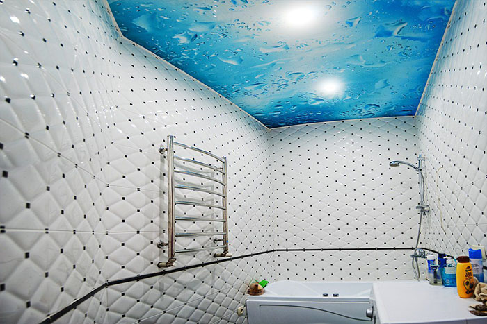 Натяжной потолок в ванной – фотопечать
